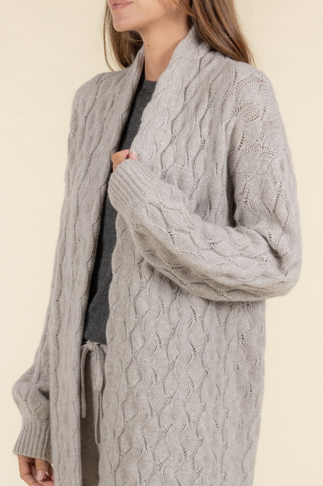 SUSTAINABLE CASHMERE CABLE CARDIGAN