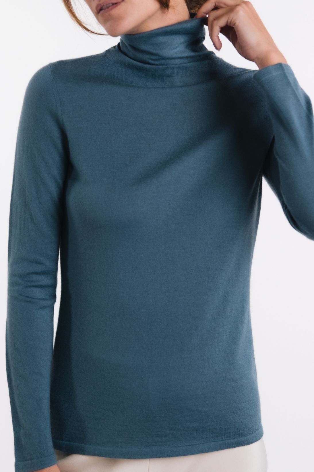 SUPERFINE CASHMERE TURTLENECK