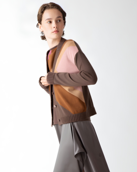 INTARSIA V-NECK CARDIGAN