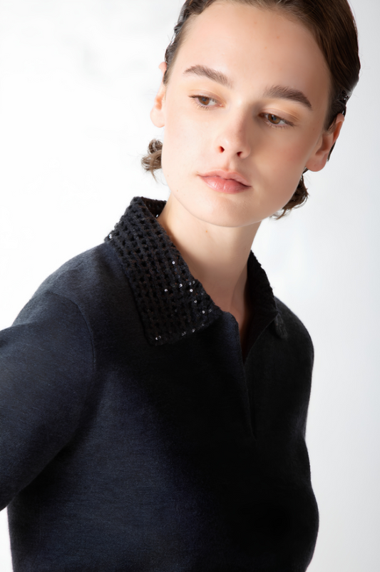 EMBROIDERED COLLAR TOP