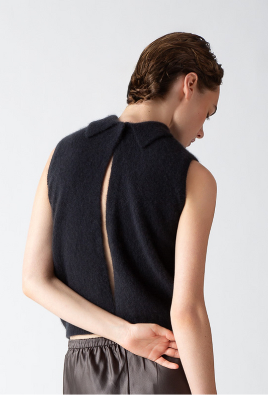 BOUCLE CASHMERE SLEEVELESS MOCKNECK TOP