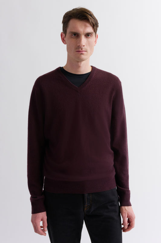 CLASSIC V-NECK SWEATER