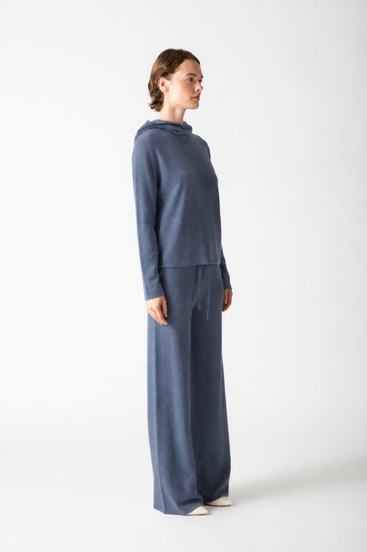 HOODIE WITH SIDE POCKETS