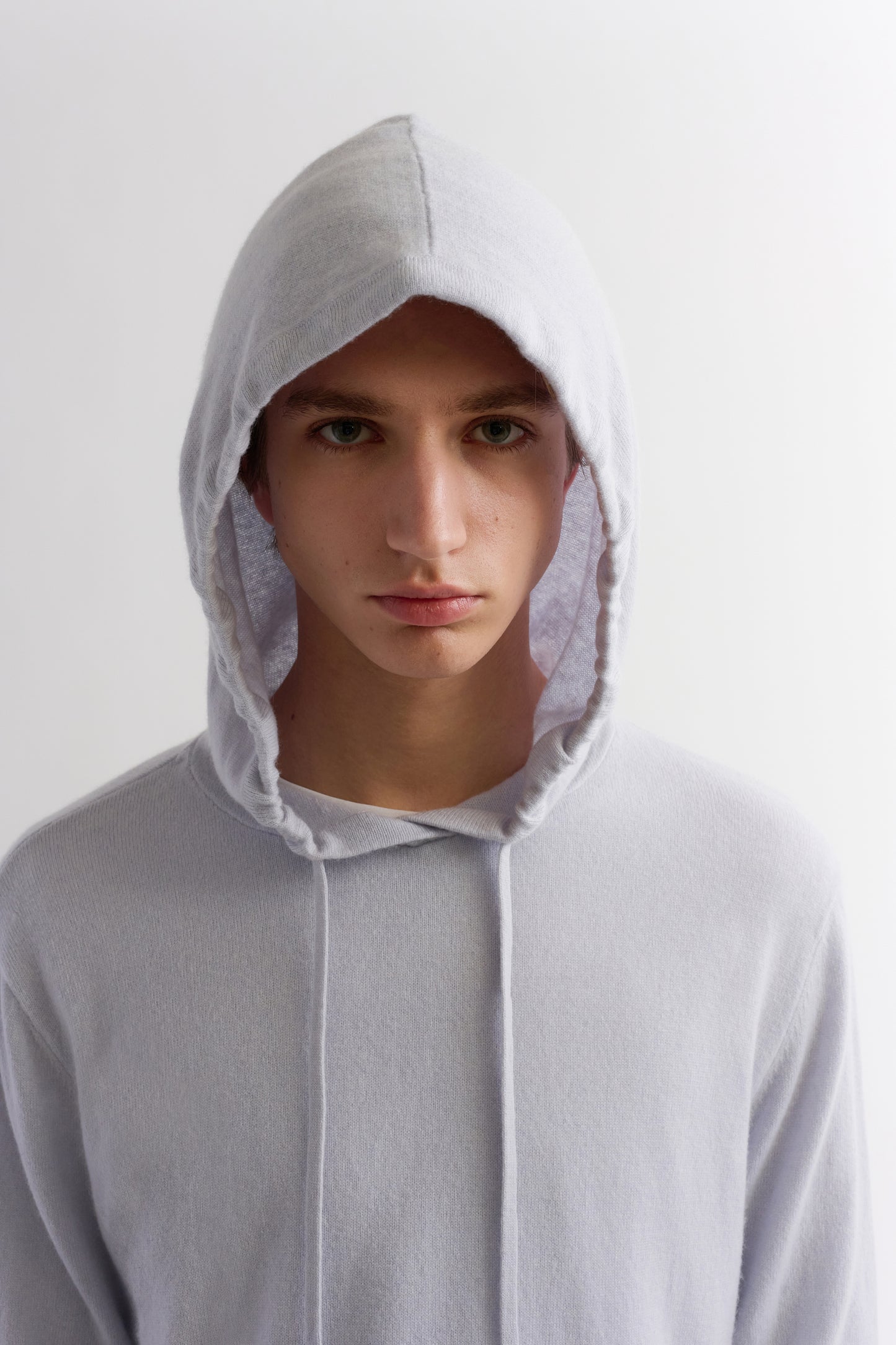 SUSTAINABLE CASHMERE HOODIE PULLOVER