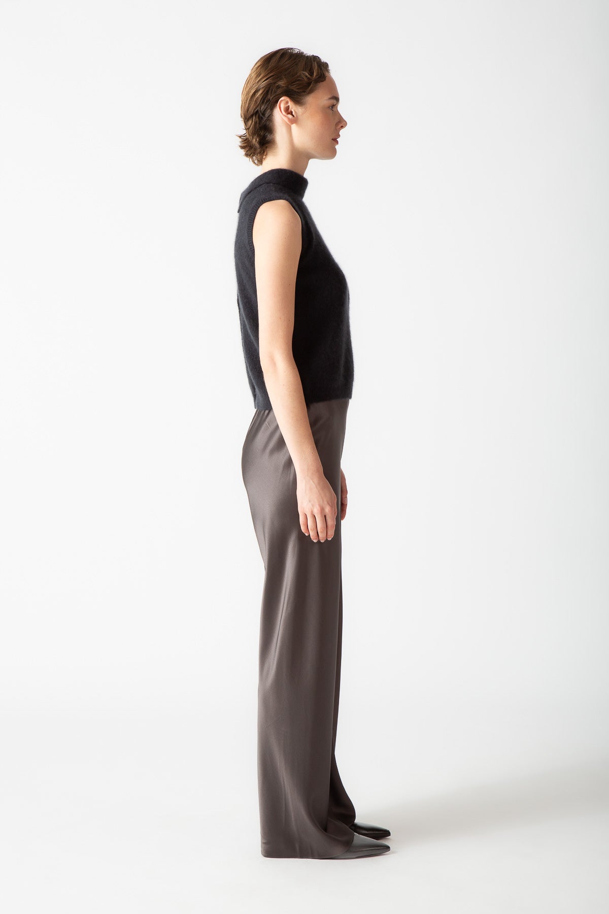 BOUCLE CASHMERE SLEEVELESS MOCKNECK TOP