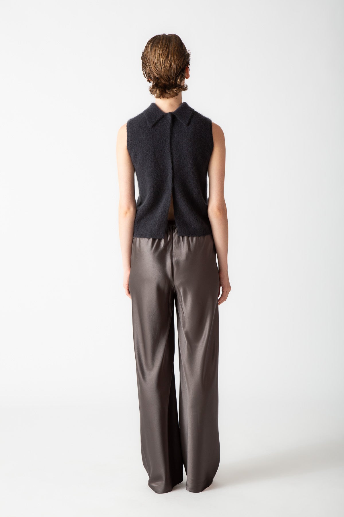 BOUCLE CASHMERE SLEEVELESS MOCKNECK TOP