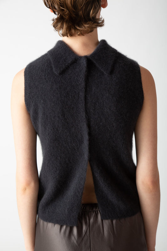 BOUCLE CASHMERE SLEEVELESS MOCKNECK TOP