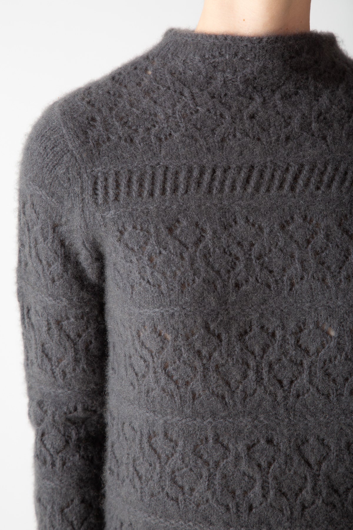 BOUCLE CASHMERE MOCKNECK TOP