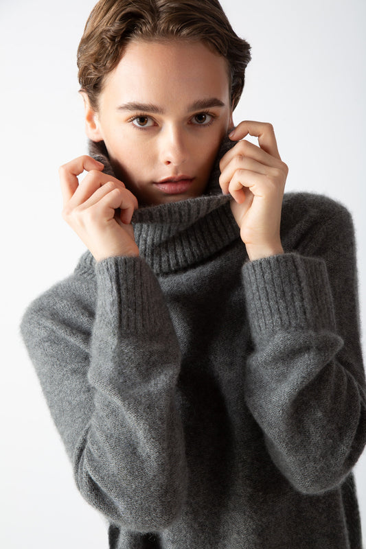 BOUCLE CROPPED TURTLENECK
