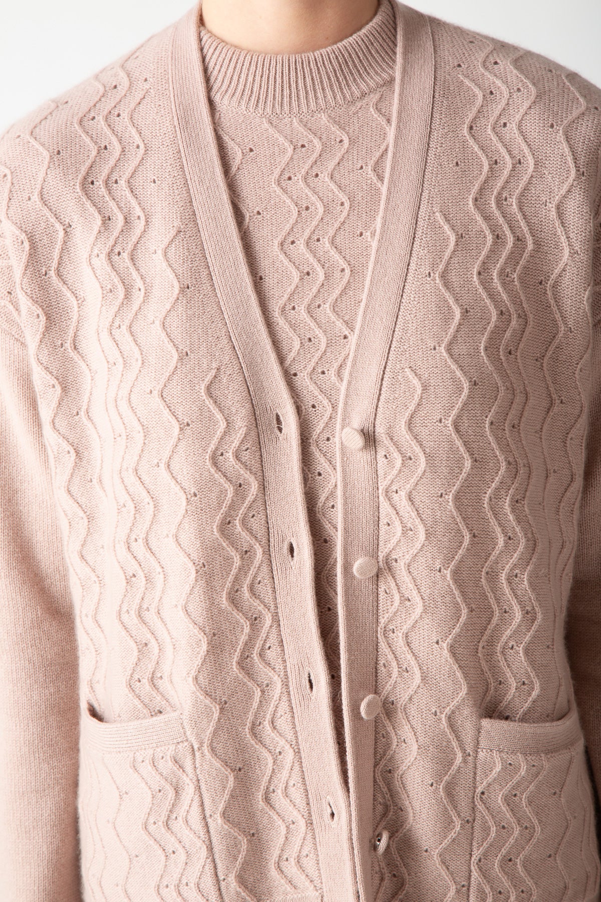TEXTURED V-NECK CARDIGAN