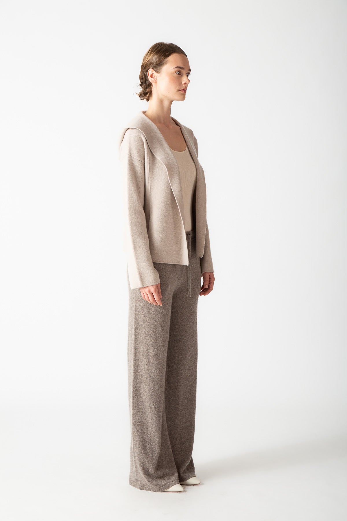 HOODED JACKET WITH POCKETS