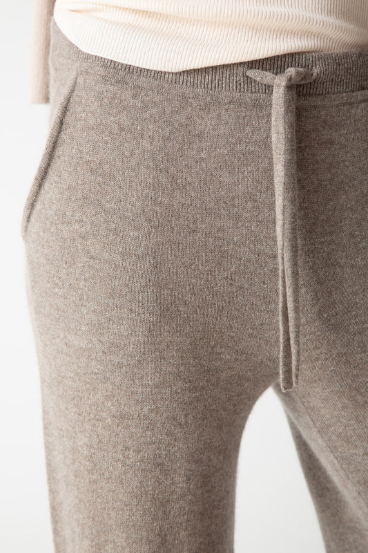 STRAIGHT PANTS