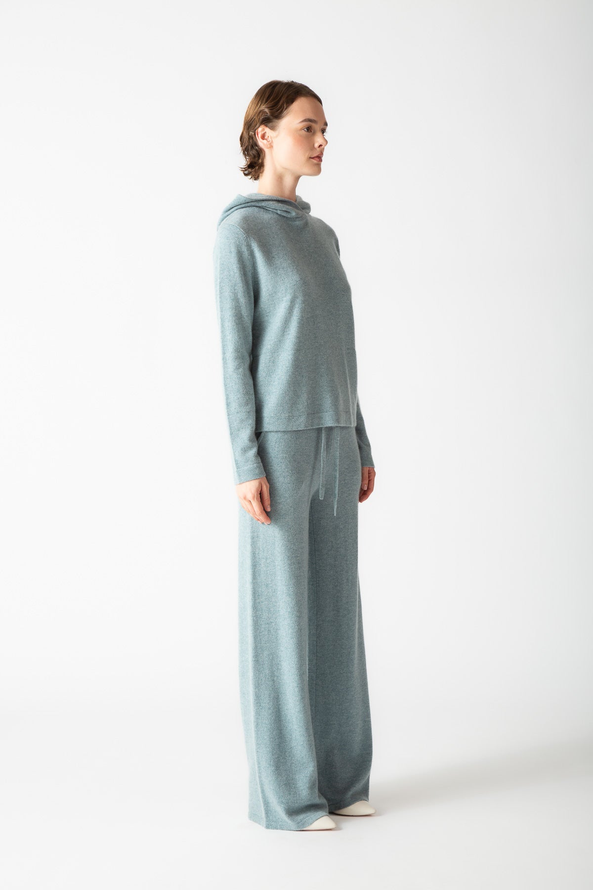 HOODIE WITH SIDE POCKETS