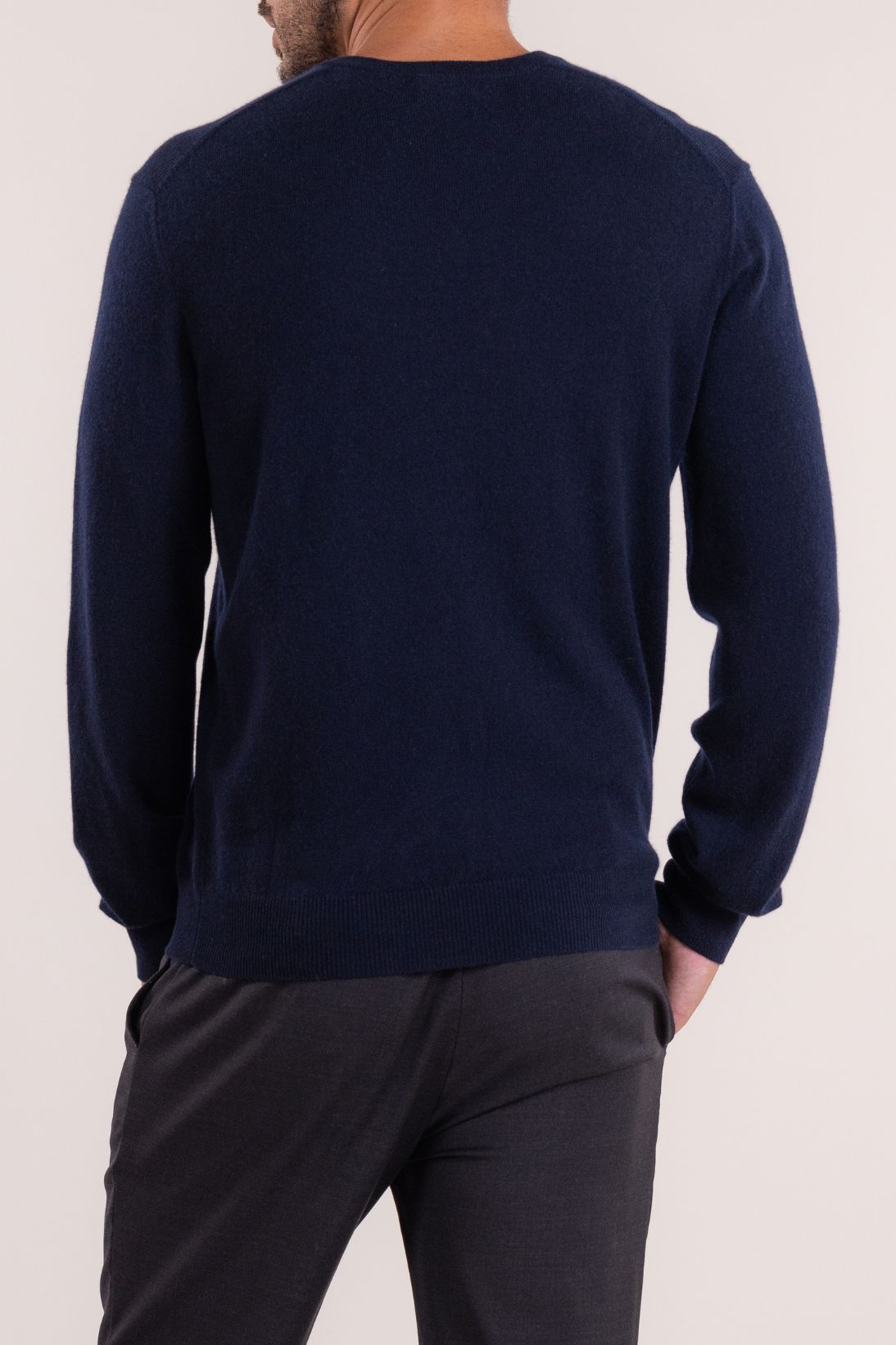 CLASSIC V-NECK SWEATER