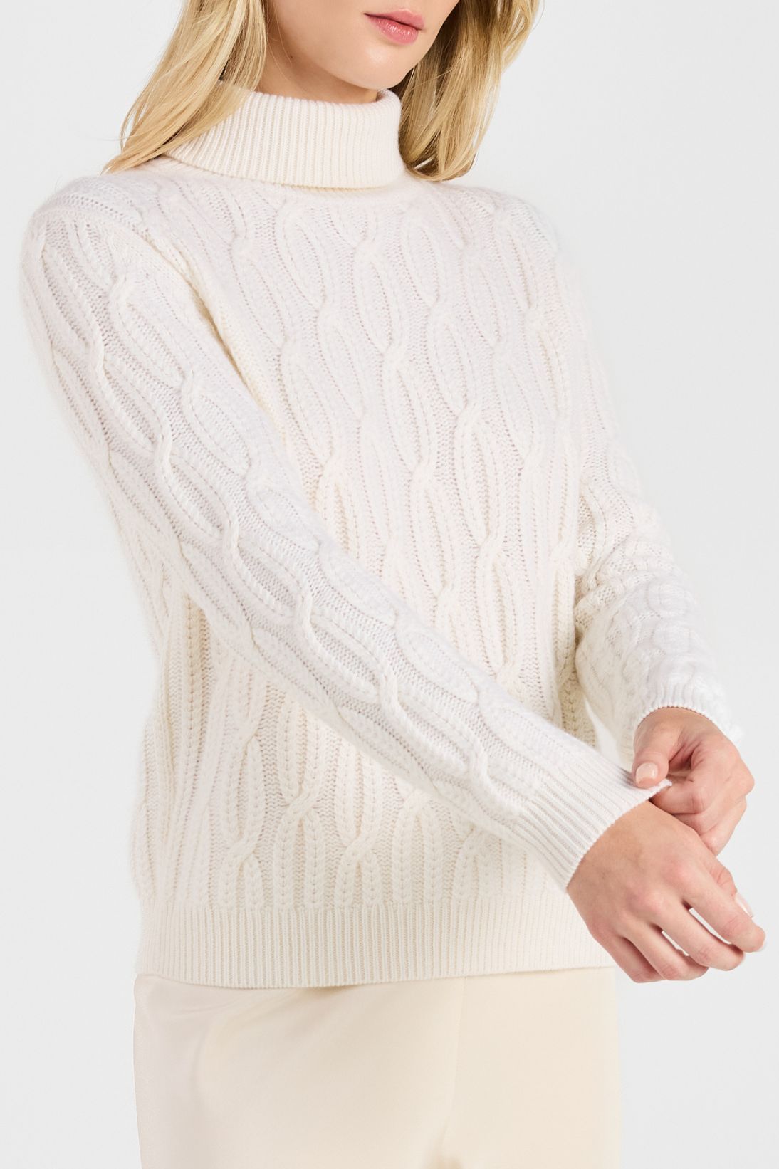 BRAIDED CABLE TURTLENECK