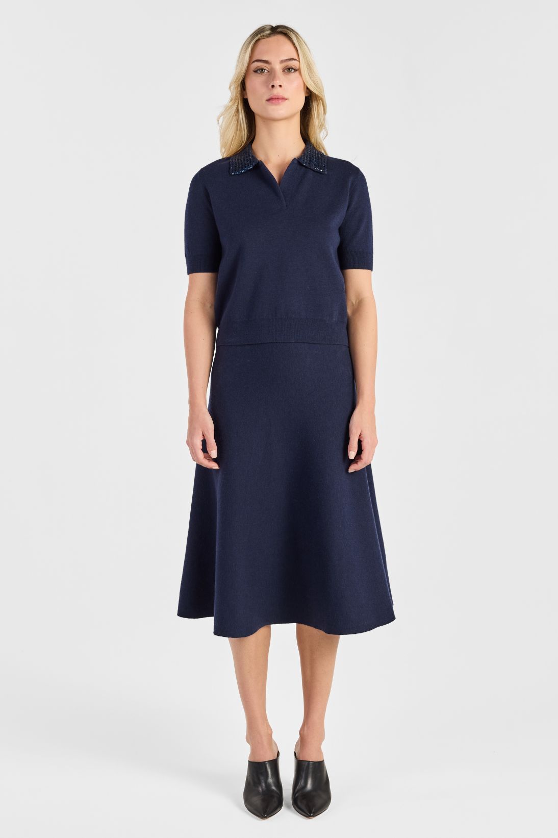 EMBROIDERED COLLAR TOP