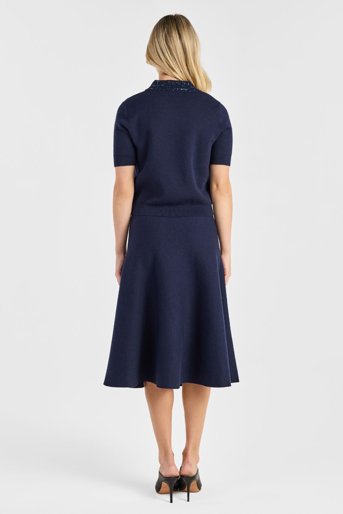 EMBROIDERED COLLAR TOP