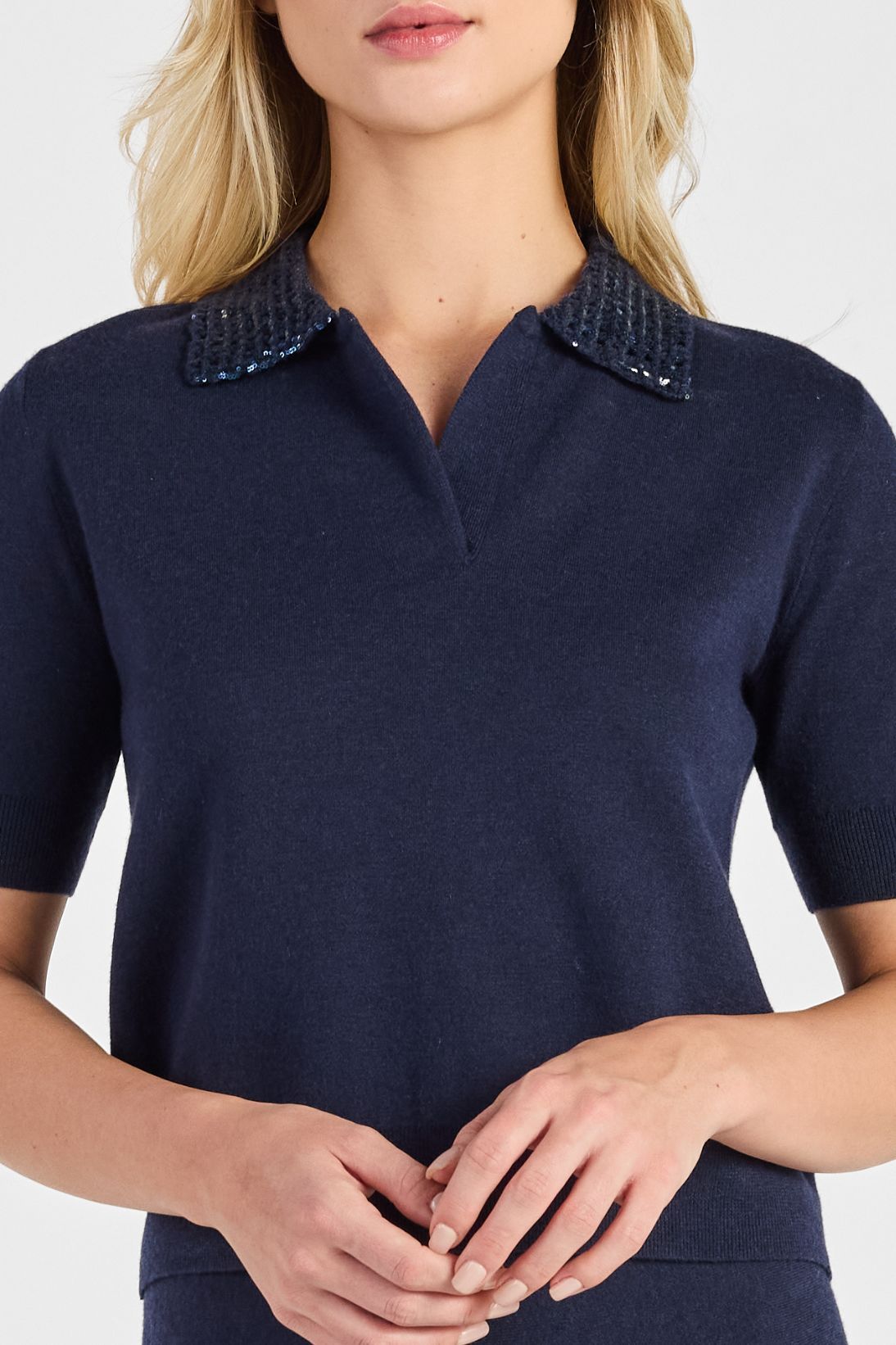 EMBROIDERED COLLAR TOP