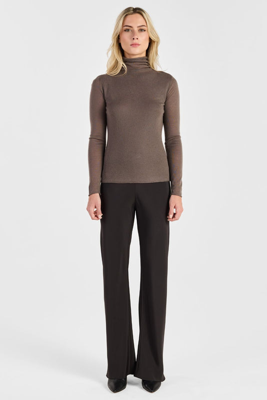 FEATHERWEIGHT TURTLENECK