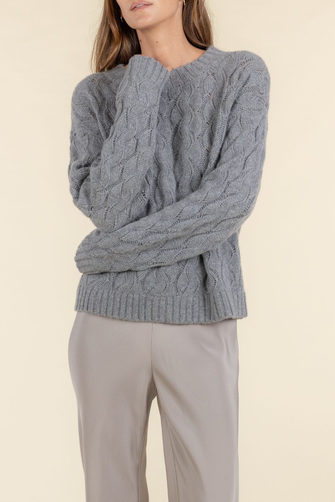 SUSTAINABLE CASHMERE CABLE SWEATER