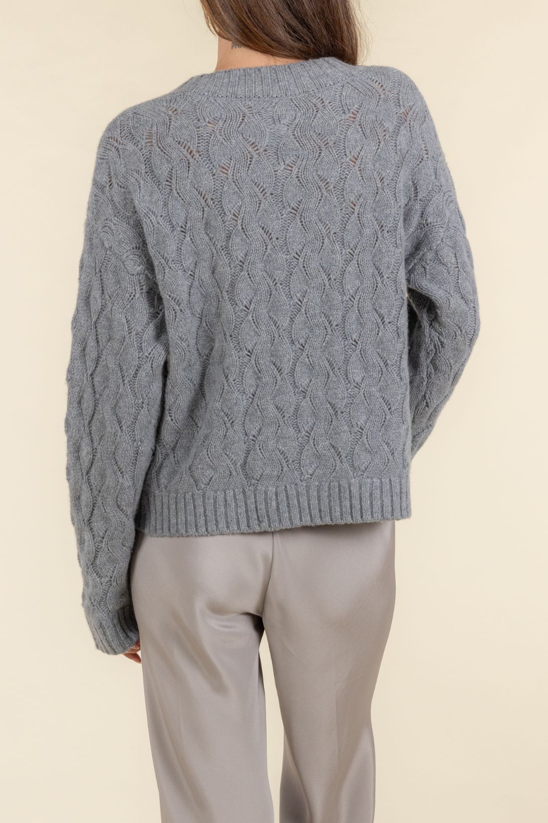SUSTAINABLE CASHMERE CABLE SWEATER
