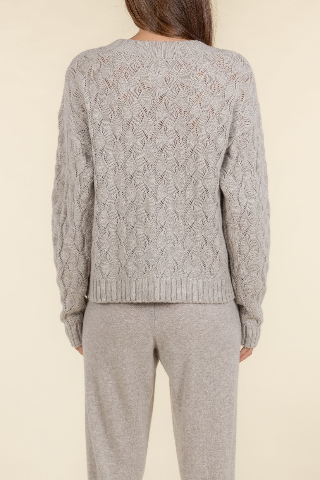 SUSTAINABLE CASHMERE CABLE SWEATER