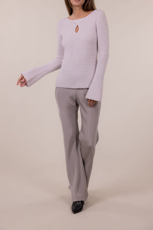 SUSTAINABLE CASHMERE TEXTURED KEYHOLE TOP