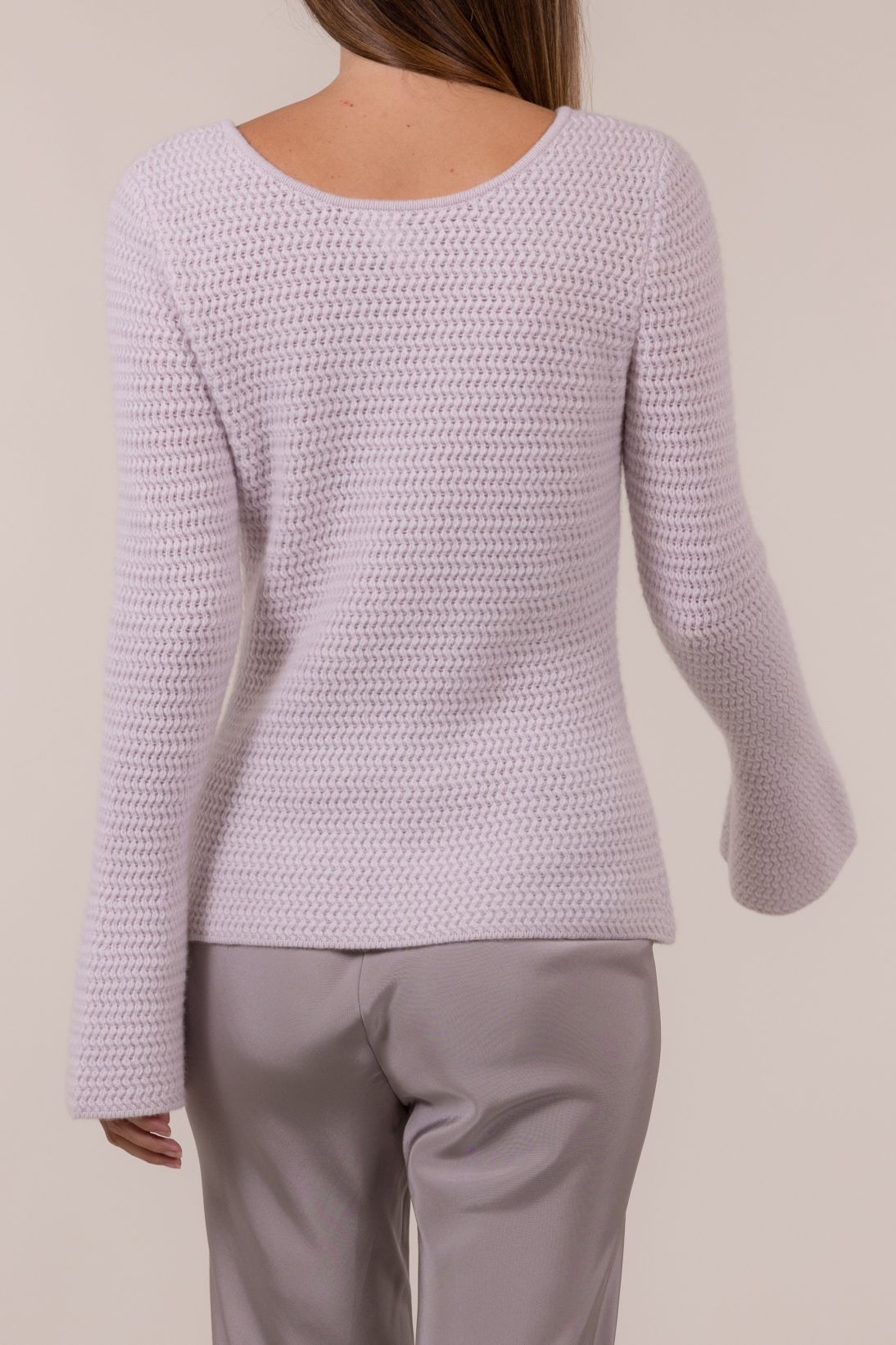 SUSTAINABLE CASHMERE TEXTURED KEYHOLE TOP