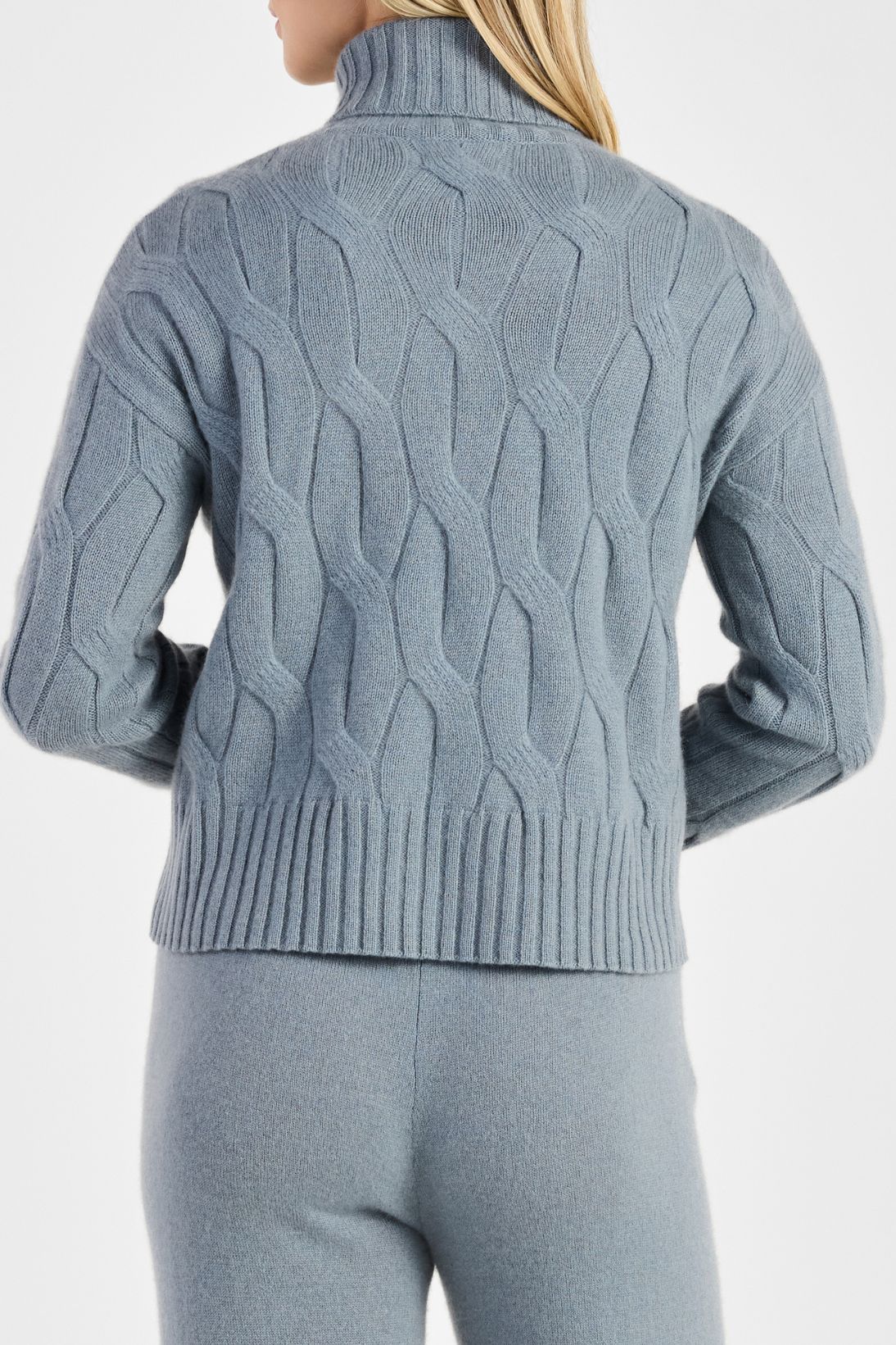 CABLE TURTLENECK
