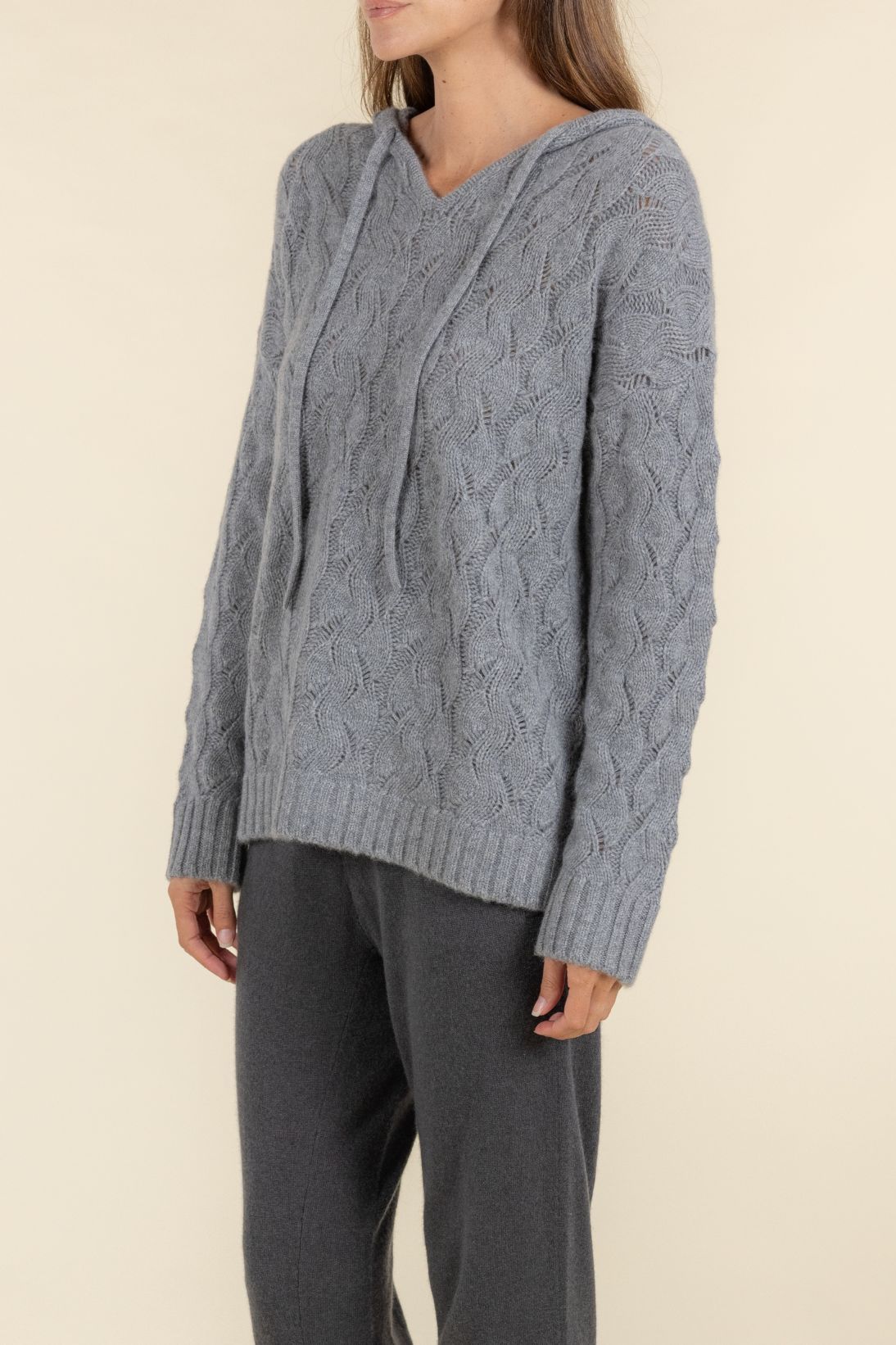 SUSTAINABLE CASHMERE CABLE HOODIE