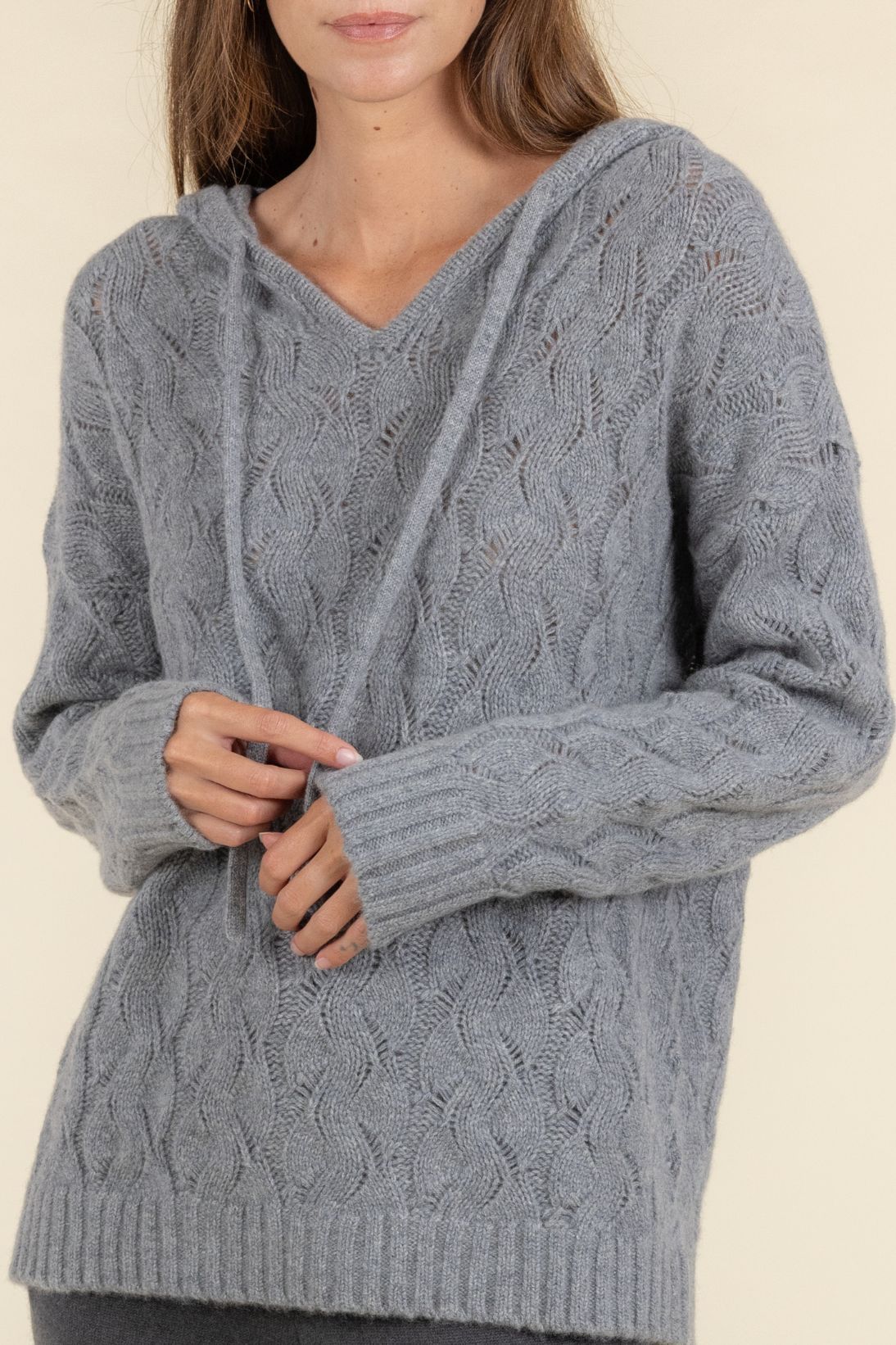 SUSTAINABLE CASHMERE CABLE HOODIE