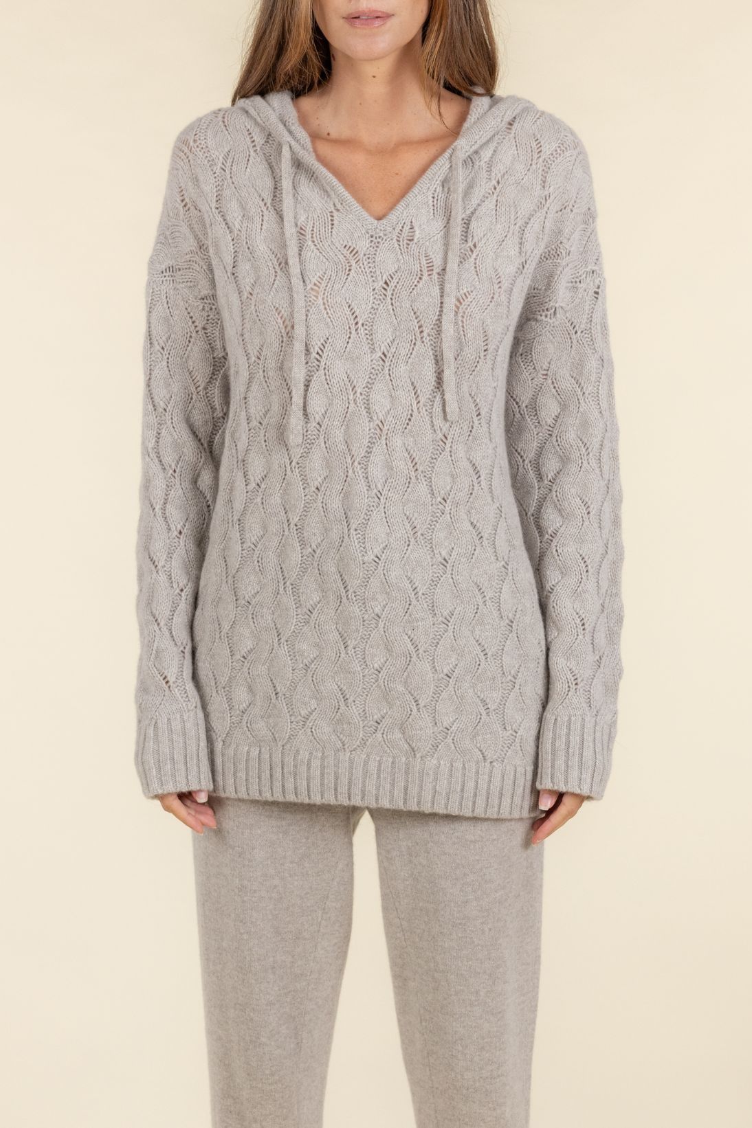 SUSTAINABLE CASHMERE CABLE HOODIE