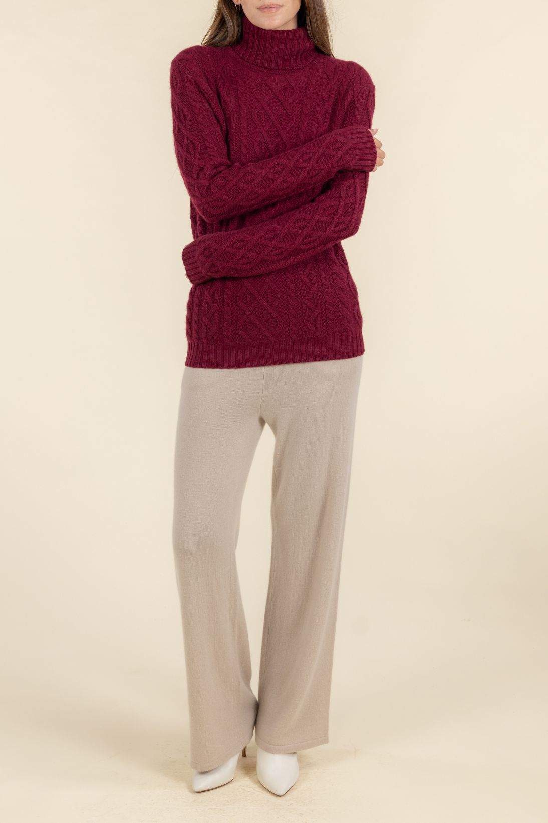 SUSTAINABLE CASHMERE CABLE TURTLENECK