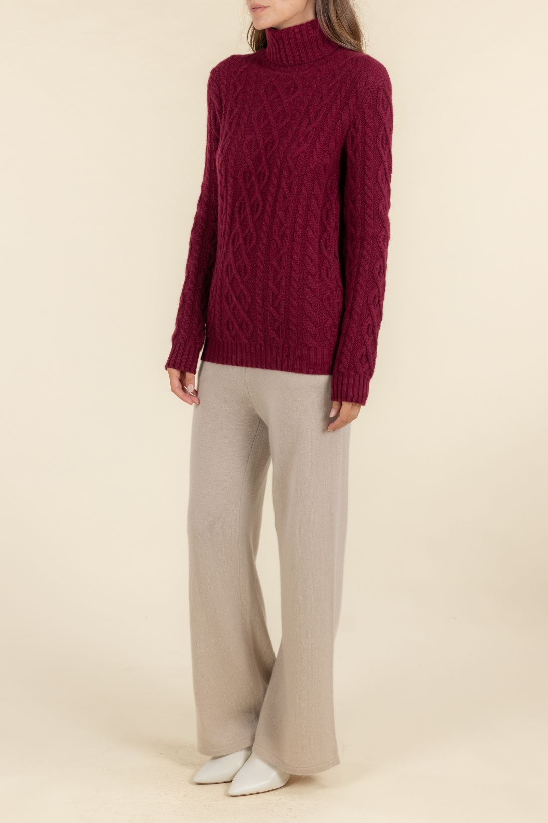 SUSTAINABLE CASHMERE CABLE TURTLENECK