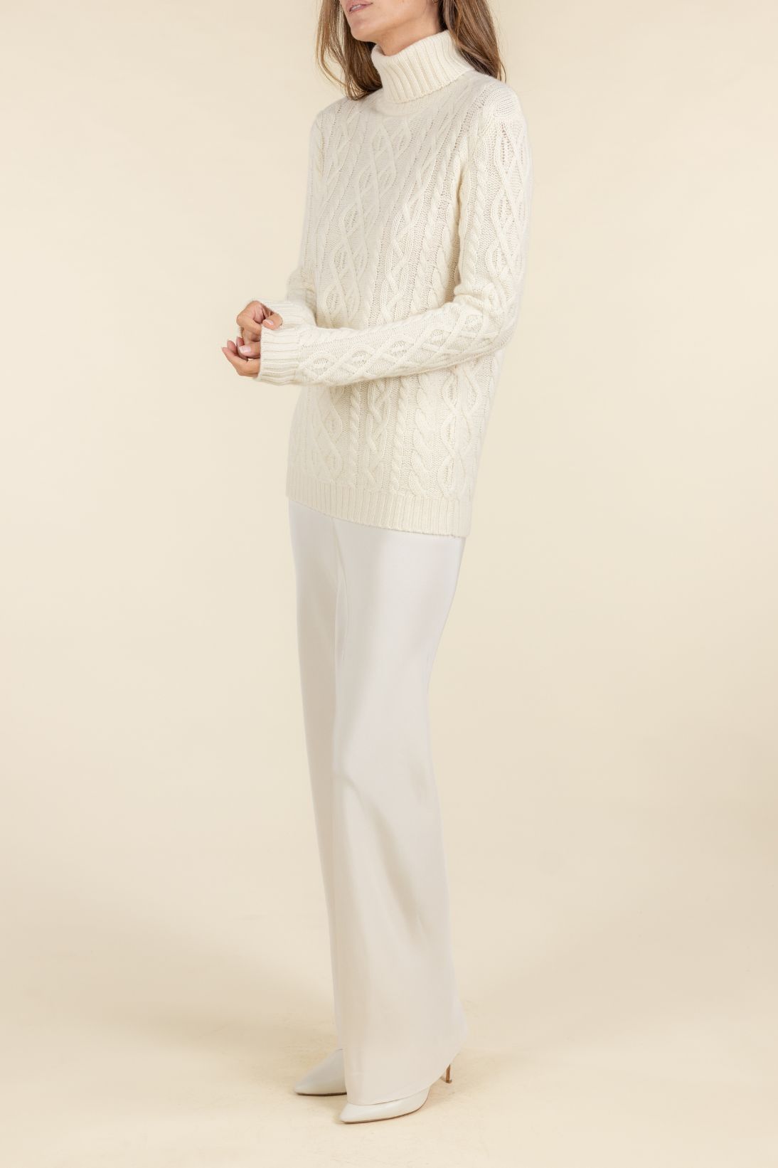 SUSTAINABLE CASHMERE CABLE TURTLENECK