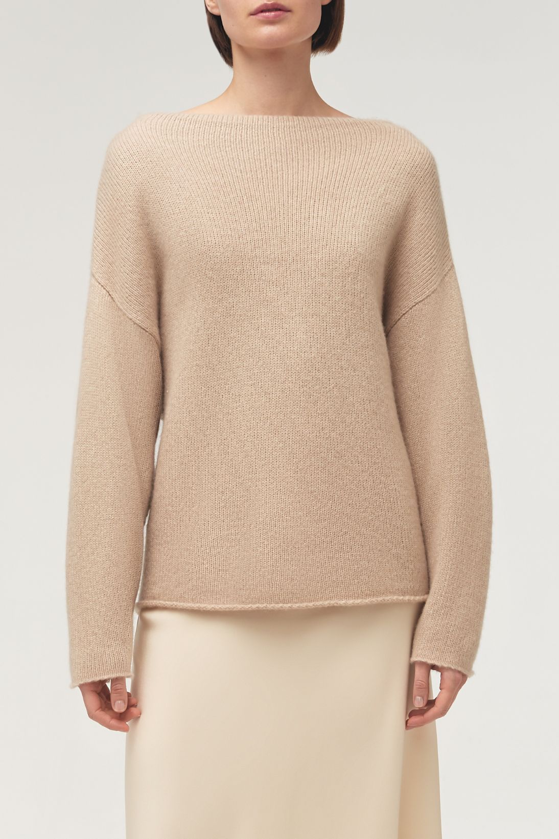 RELAXED SOFT NECK SWEATER