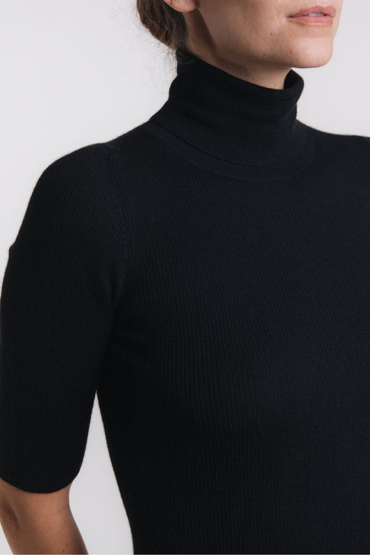 CASHMERE RIBBED ELBOW SLEEVE TURTLENECK