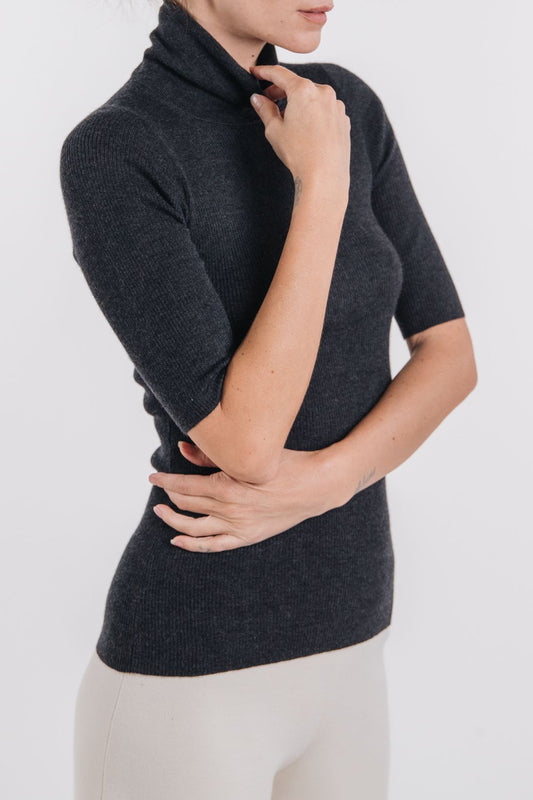 CASHMERE RIBBED ELBOW SLEEVE TURTLENECK