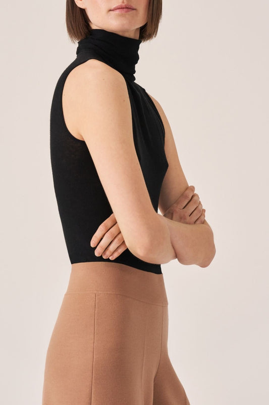 CASHMERE SKIN SLEEVELESS TURTLENECK