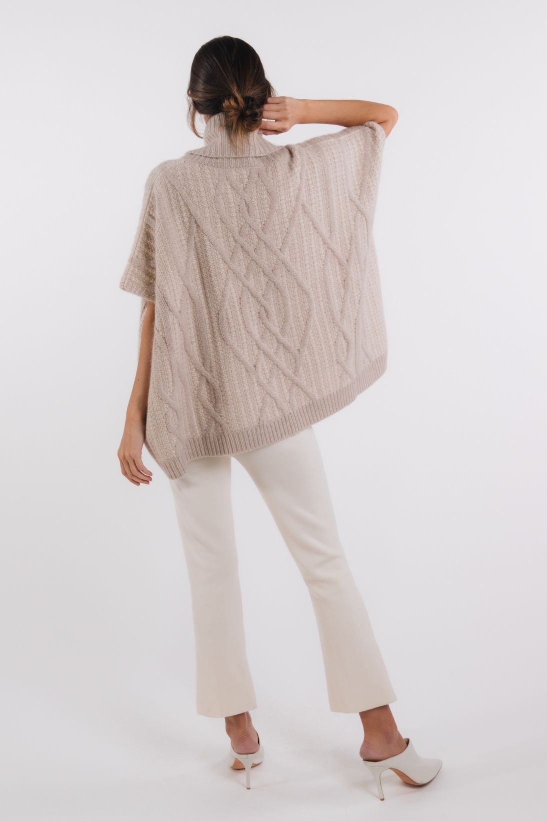 CABLE TURTLENECK PONCHO