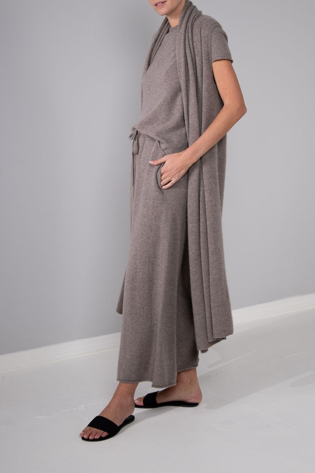 CASHMERE SLEEVELESS DUSTER CARDIGAN